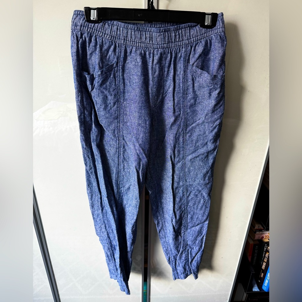 Old Navy | High-Waisted Chambray Blue Cropped Linen-Blend Tapered Pants (S)